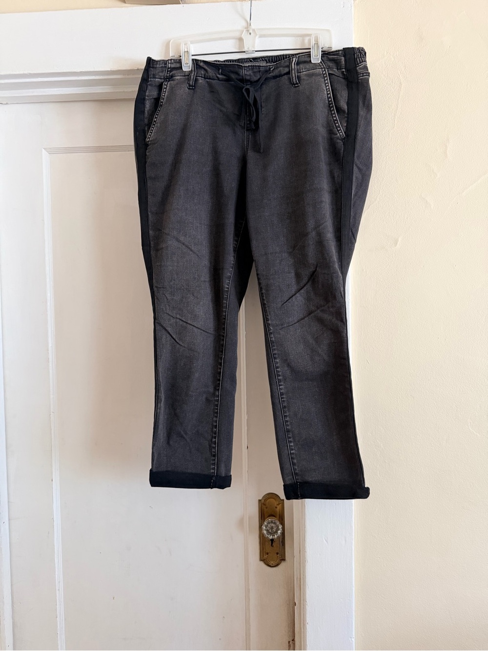 torrid Dark Gray Pull-On Cropped Jeans